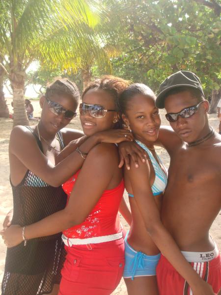 playa time ====> emilie, soso, moi, sheeps